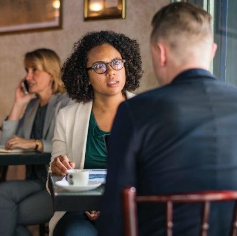 Phu nu muon dan ong tra tien cho buoi hen ho anh 2