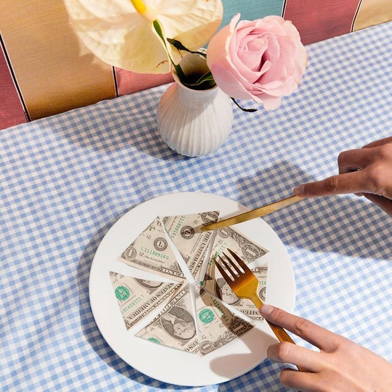 Phu nu muon dan ong tra tien cho buoi hen ho anh 4