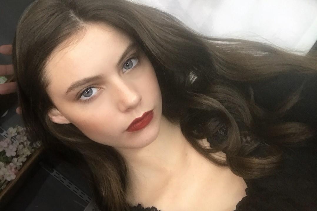 Hot girl Canada lam nguoi mau o Nhat Ban anh 1