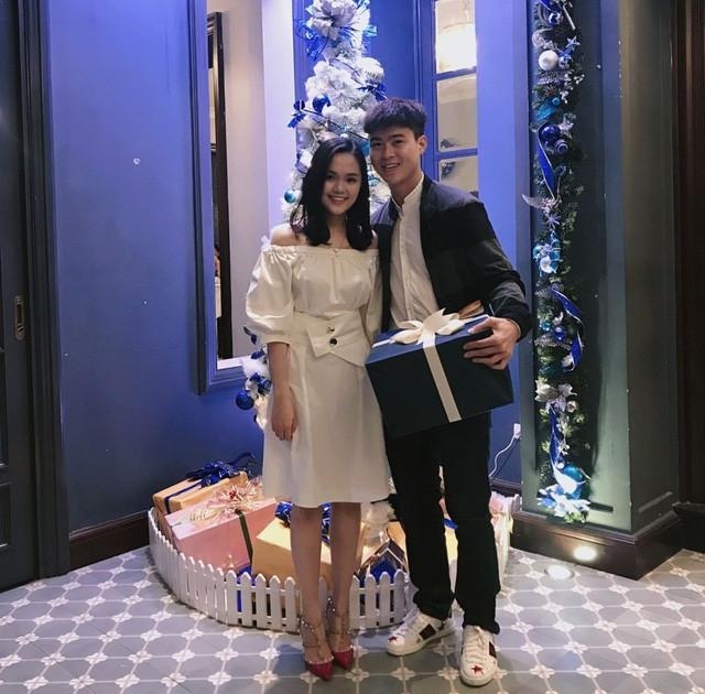 Ban gai cau thu cham soc nguoi yeu anh 7