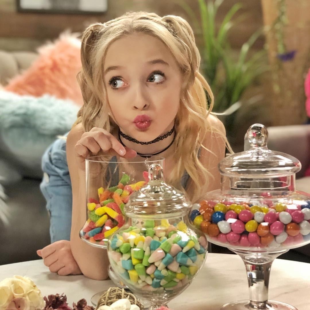 Vu cong trong MV cua Sia anh 9