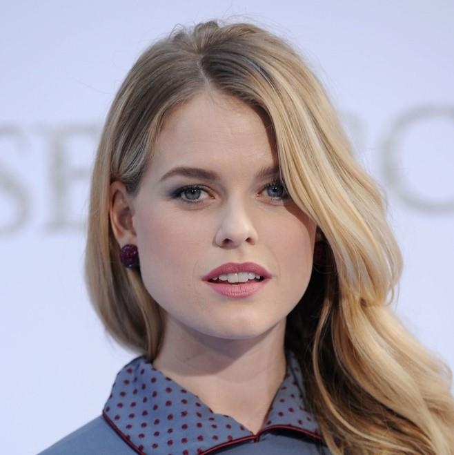 Hot girl 2 mau mat anh 9