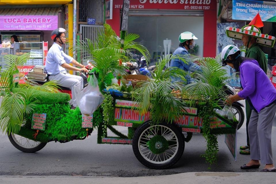 xe ban hoa qua anh 1