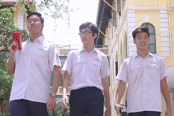 'Chat' nhu hoc sinh Sai Gon, quay MV hat rap chia tay thoi ao trang hinh anh