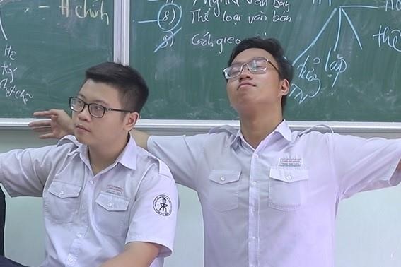 MV hat rap cua hoc sinh chuyen Ly hinh anh