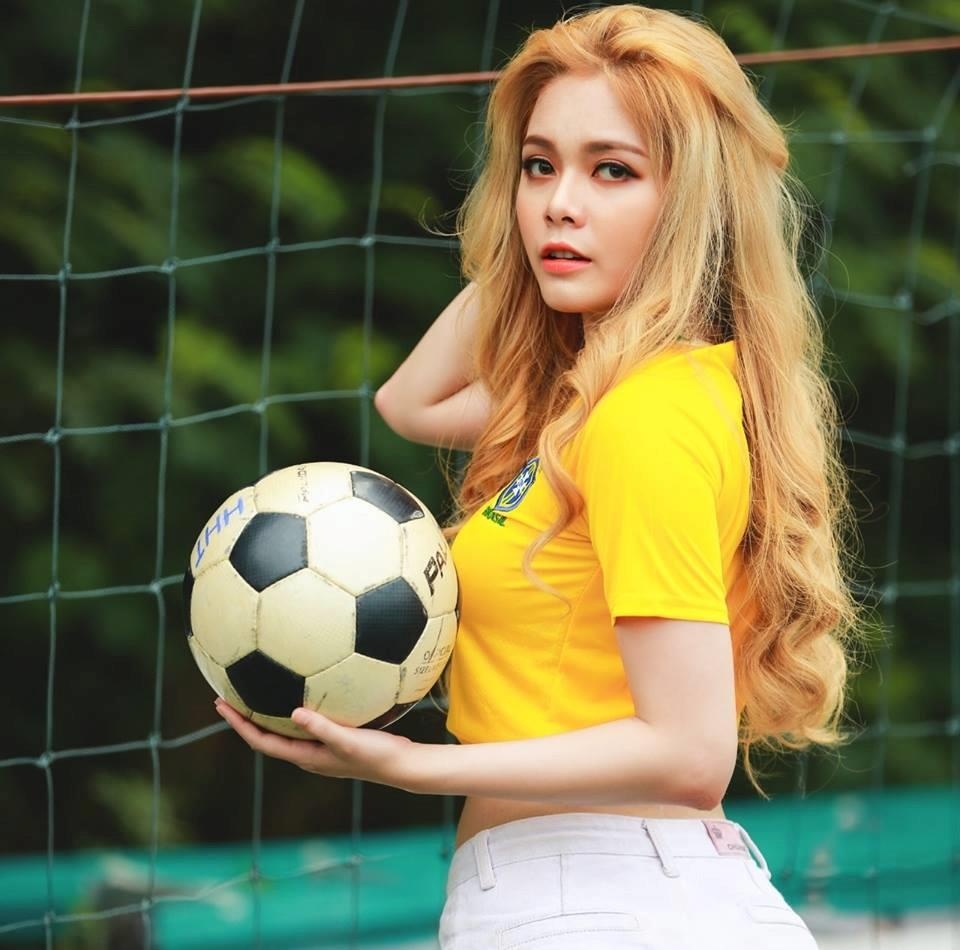 Hot girl World Cup dong phim anh 9