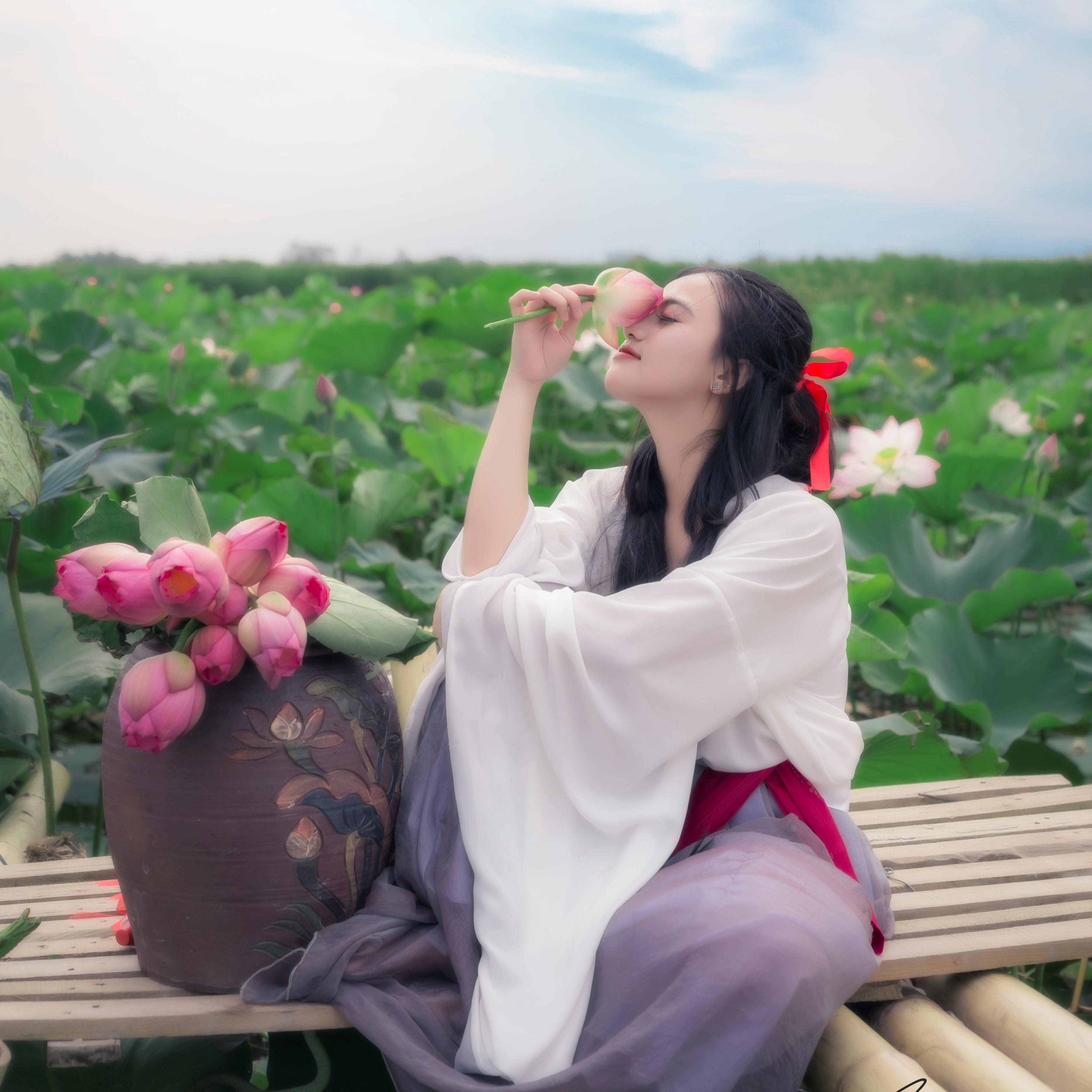 Chup anh sen phong cach co trang anh 6