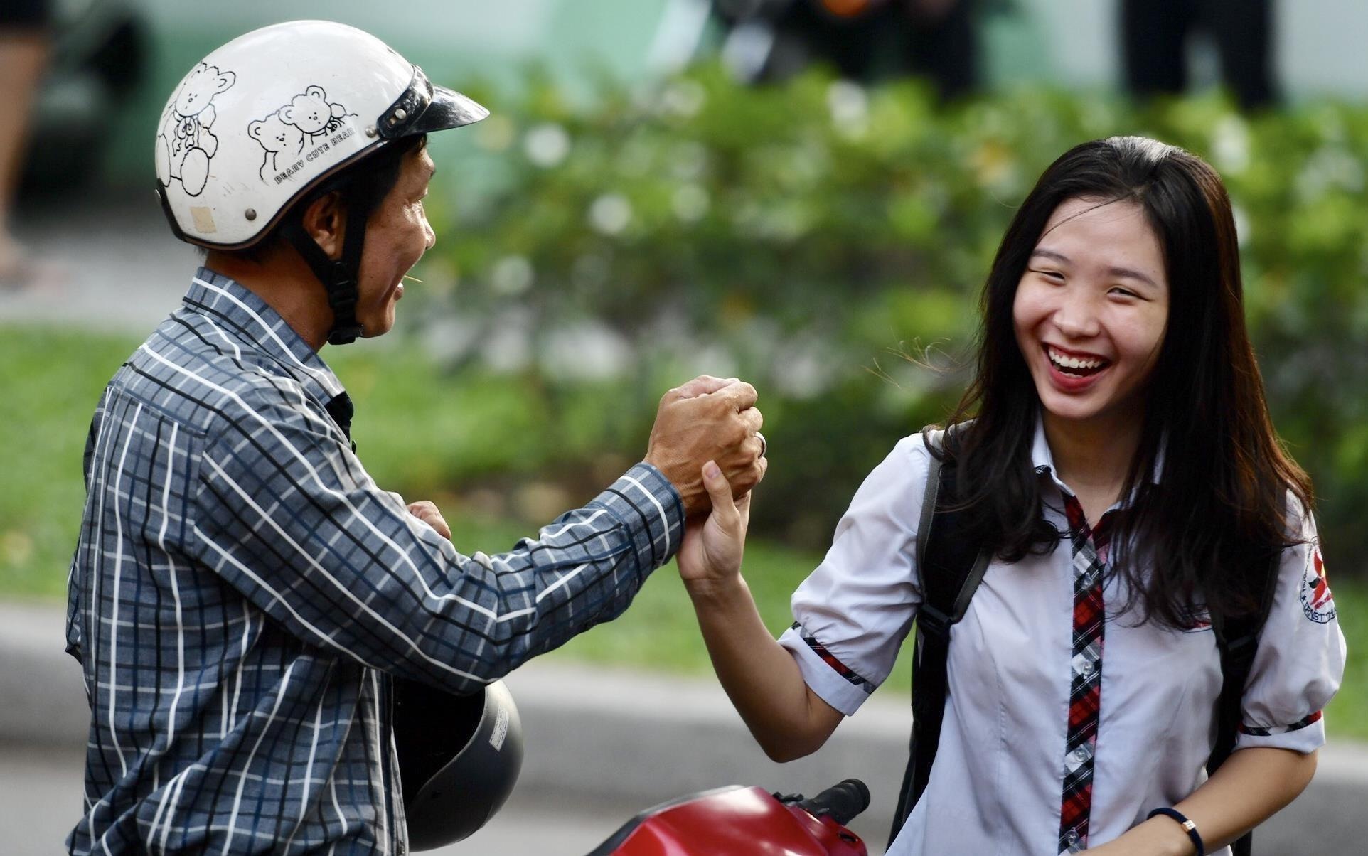 Si tu vuot vu mon, cha me cung buoc vao 'cuoc chien' hinh anh