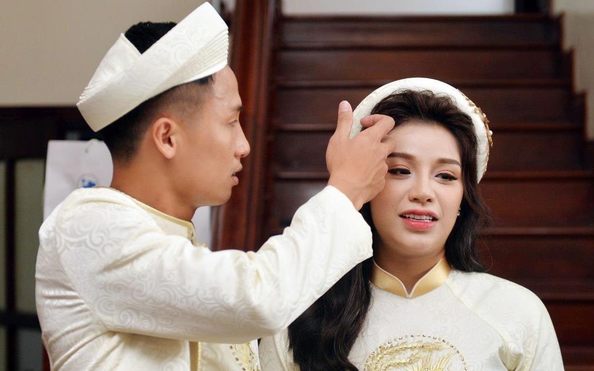 Hoi fan girl nuoi tiec khi Bui Tien Dung 'thanh chong nguoi ta' hinh anh