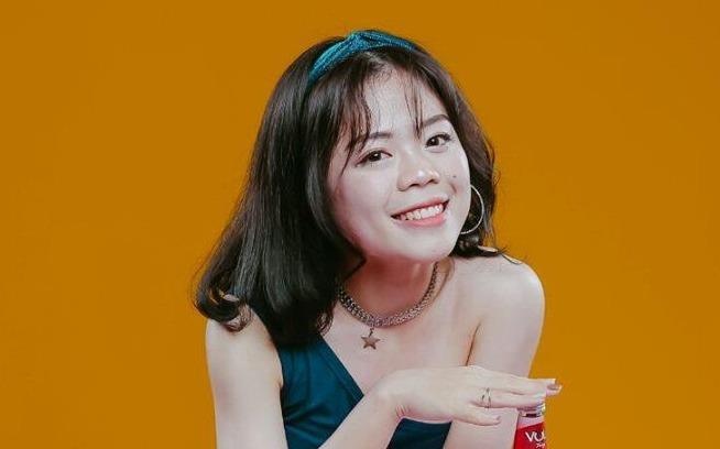 Nu sinh chuyen Van truong Phan Boi Chau la thu khoa khoi C toan quoc hinh anh