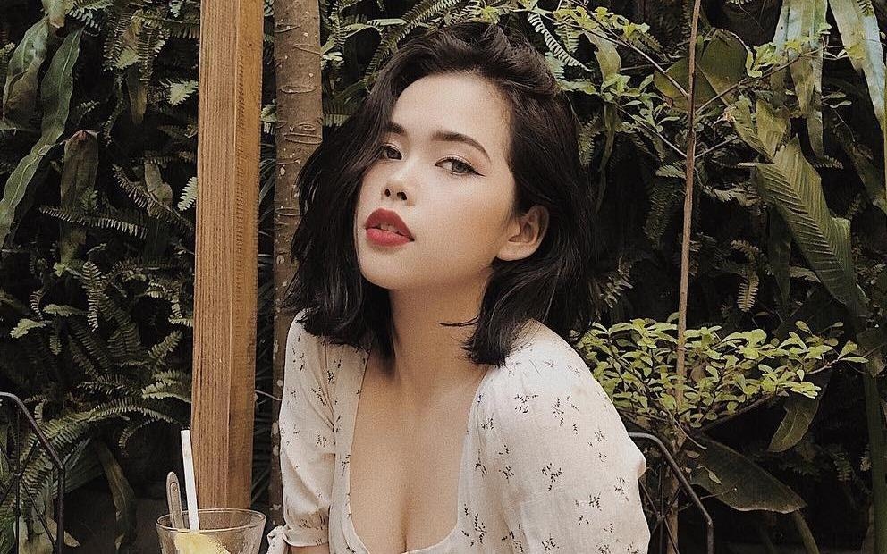 'Bong hong lai' Viet - Trung sinh nam 2000, co ve ngoai goi cam hinh anh