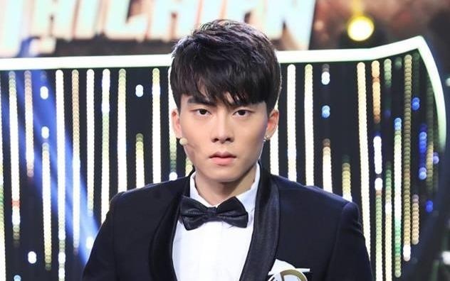 Quan quan 'Quy ong dai chien' tiep tuc bi to xuc pham cong dong LGBT hinh anh