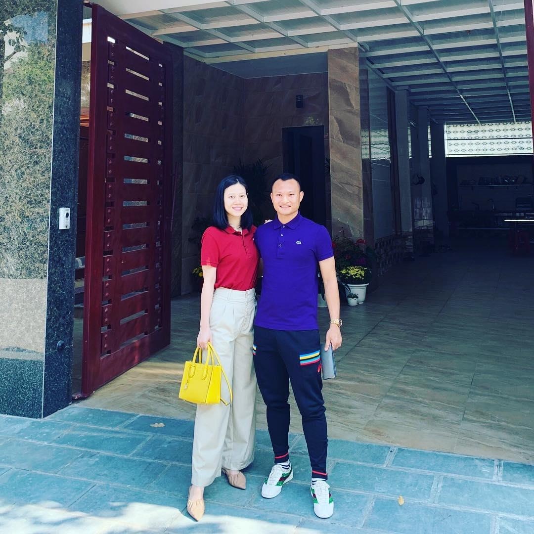 Trong Hoang hat mung sinh nhat vo anh 1