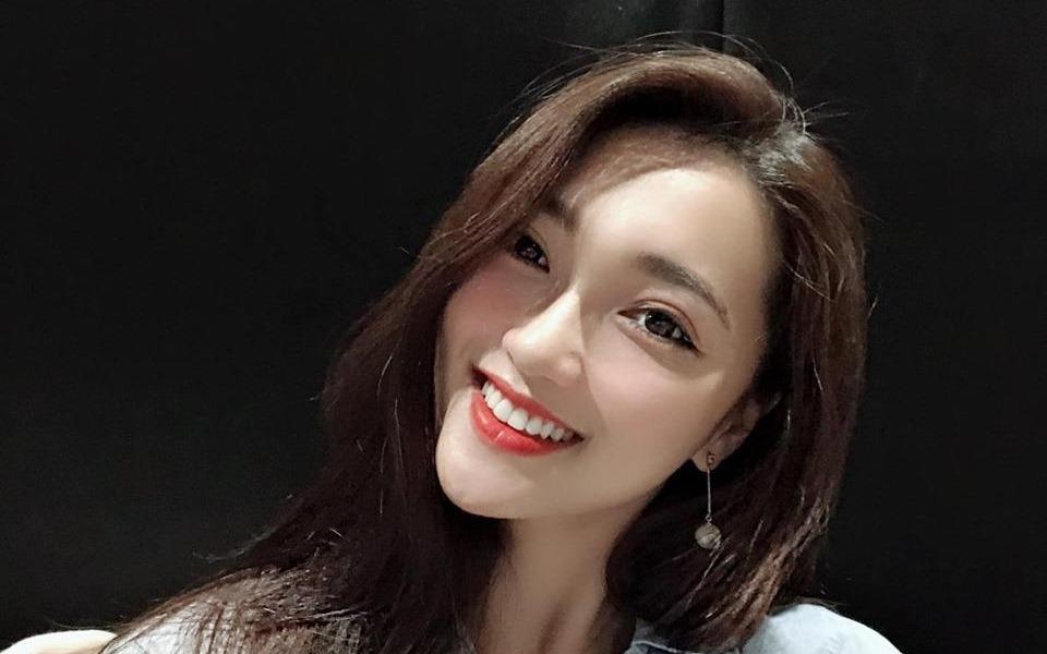 Nhat Le, Ngoc Nu 'theo trend' an che dau do cau duyen ngay That tich hinh anh