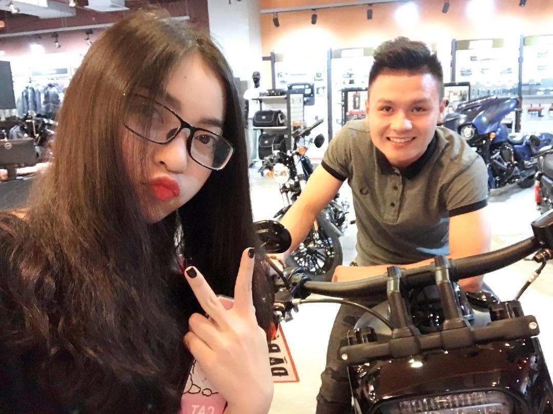 Ban gai Quang Hai anh 1