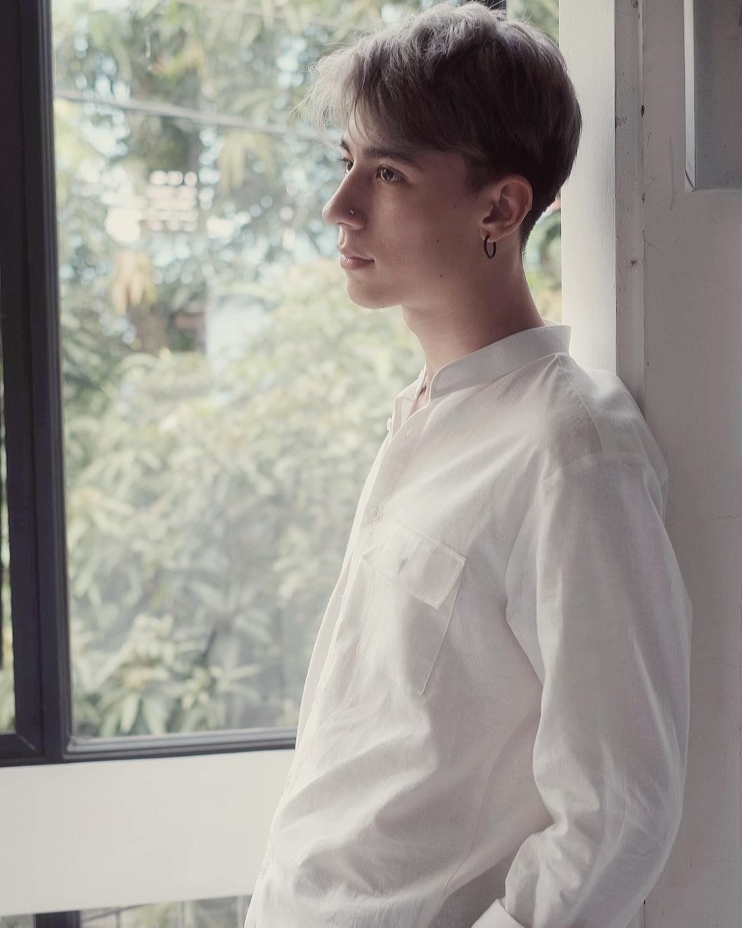 cap anh trai em gai noi tieng anh 12