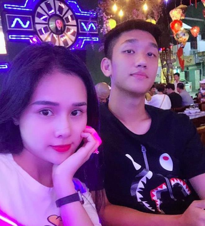 cau thu va ban gai anh 6