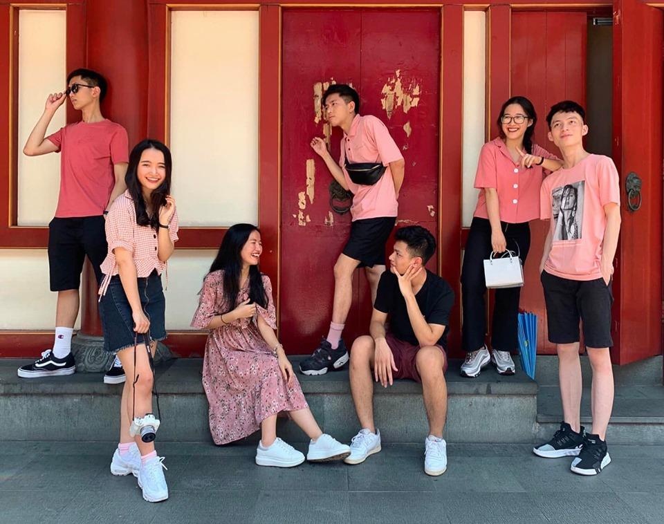 Hoi ban than 7 nguoi anh 2