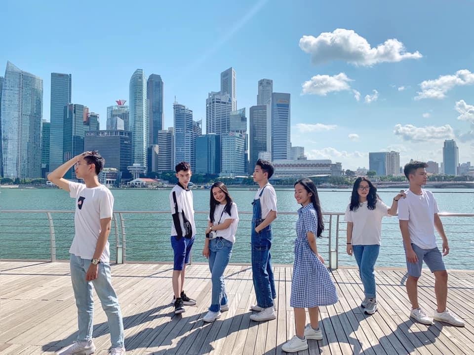 Hoi ban than 7 nguoi anh 4