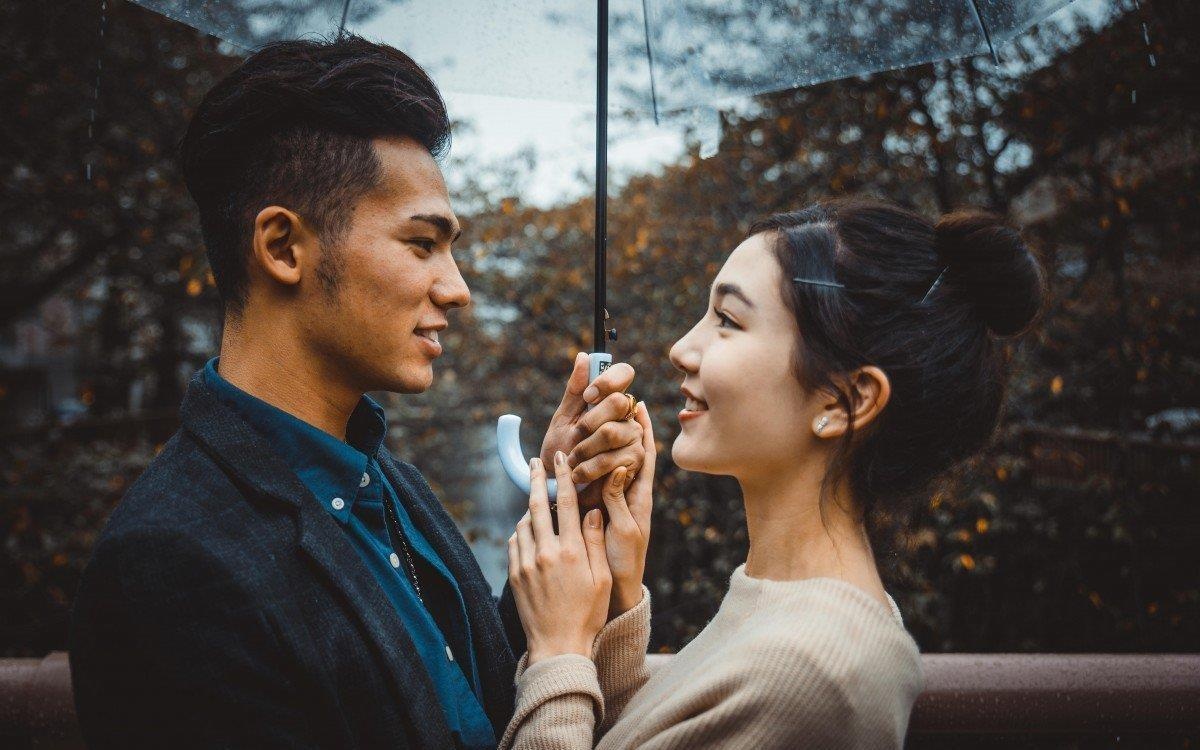 Gioi tre Singapore ngai yeu duong, chi can thue nguoi hen ho theo gio hinh anh