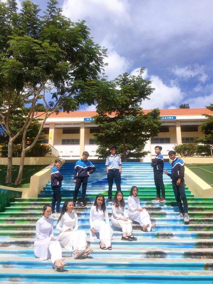 bac thang cau vong o Lam Dong anh 2