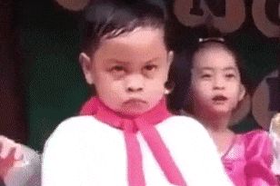 Be trai dien van nghe voi guong mat 'hon ca the gioi' hinh anh