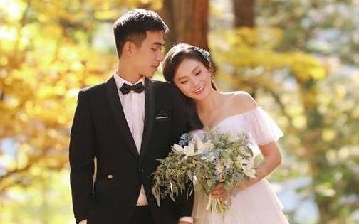 Bi ep di xem mat, co gai bat ngo yeu va cuoi duoc crush nam 15 tuoi hinh anh