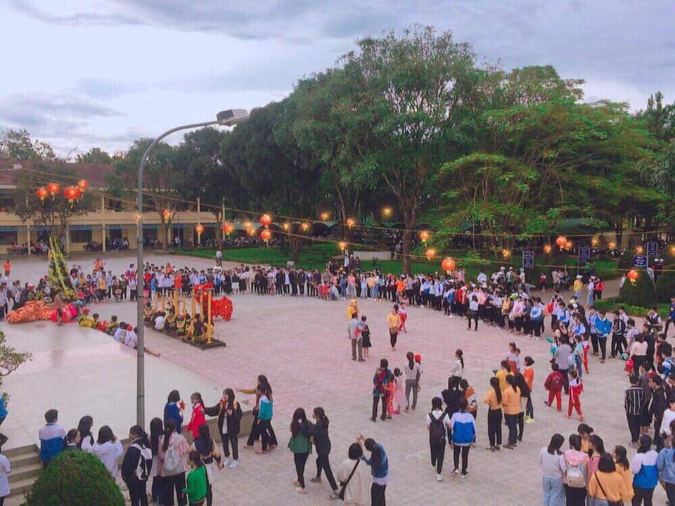 học sinh chơi trung thu ảnh 4 hoc sinh choi trung thu anh 4
