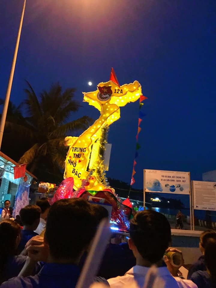 học sinh chơi trung thu ảnh 8 hoc sinh choi trung thu anh 8
