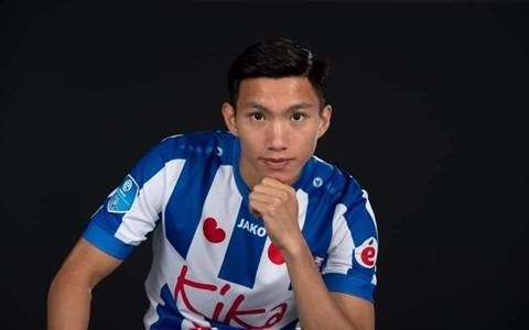 Co dong vien an ui Doan Van Hau khi ngoi ghe du bi tai SC Heereveen hinh anh