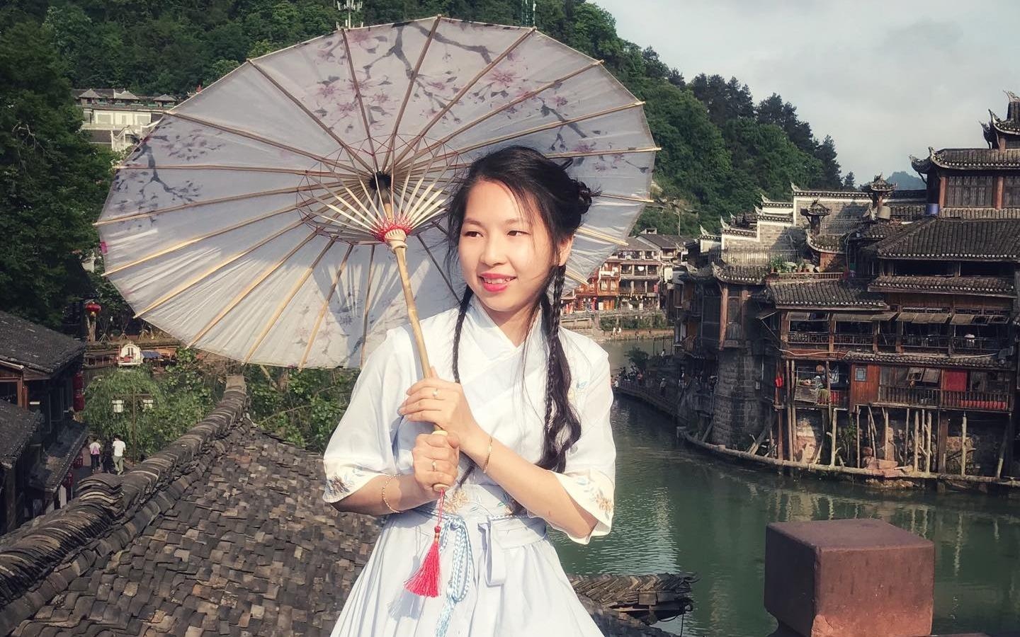 Giu loi hua truoc khi cuoi, 9X dua vo di khap noi chup anh co trang hinh anh