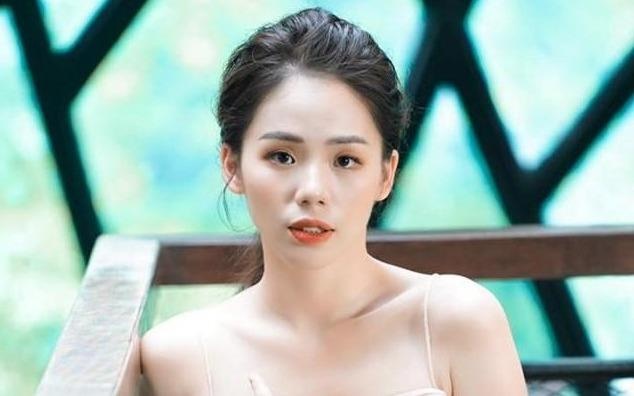 Hien tuong cover Huong Ly dang dinh tranh cai voi Erik la ai hinh anh