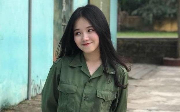 Bon hot girl quan su deu hoc gioi, da tai hinh anh