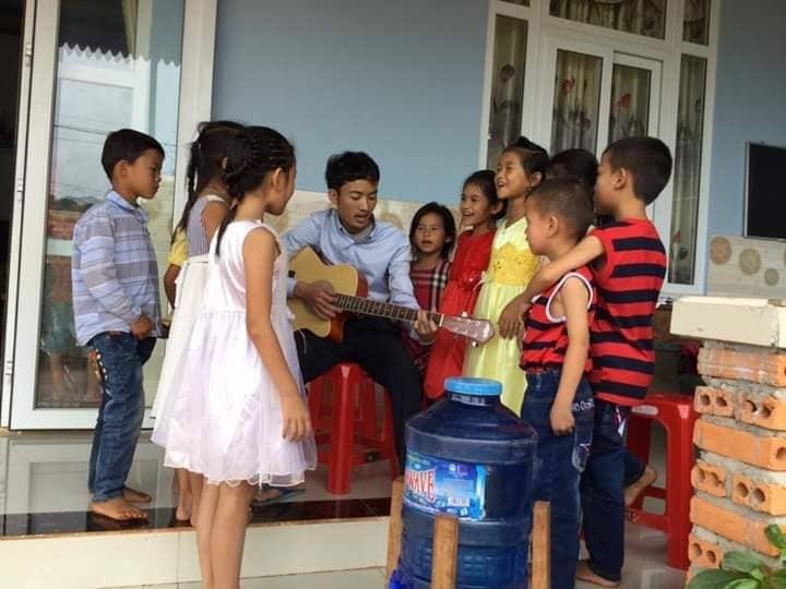 lop hoc mien phi cua thay giao mac ung thu anh 8