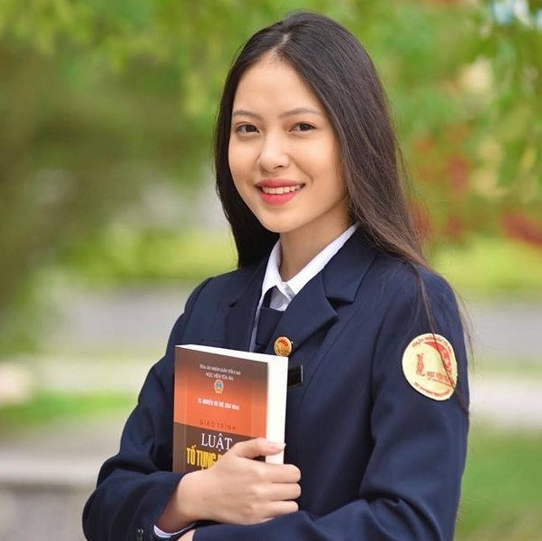 hot girl nganh luat anh 2