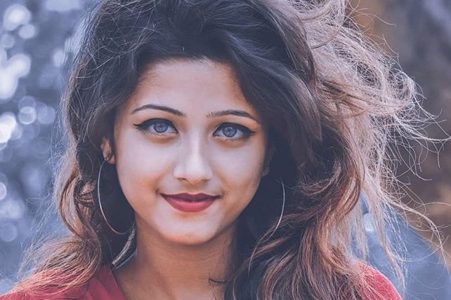 Thieu nu An Do trong le hoi mua xuan anh 10