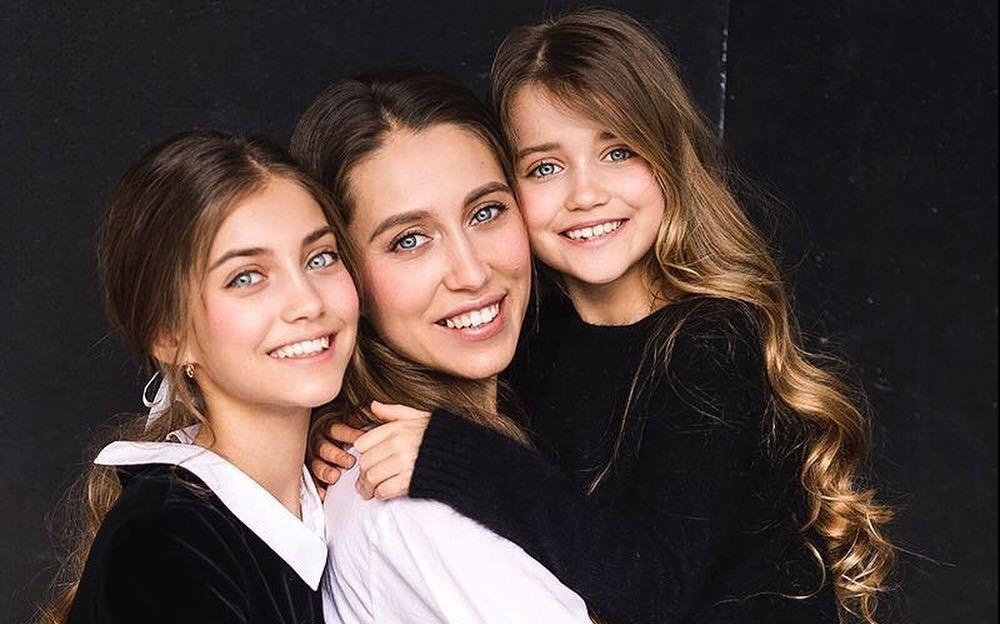 3 me con nguoi Nga co ngoai hinh y het, cung la nguoi mau co tieng hinh anh