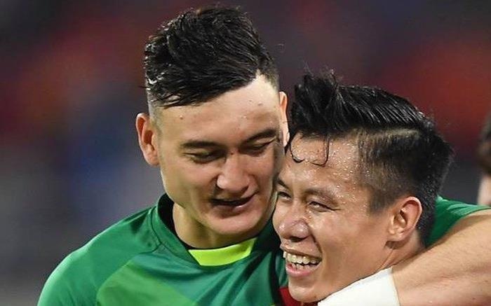 Que Ngoc Hai tren san la thanh ca khia, voi dong doi lai hien kho hinh anh