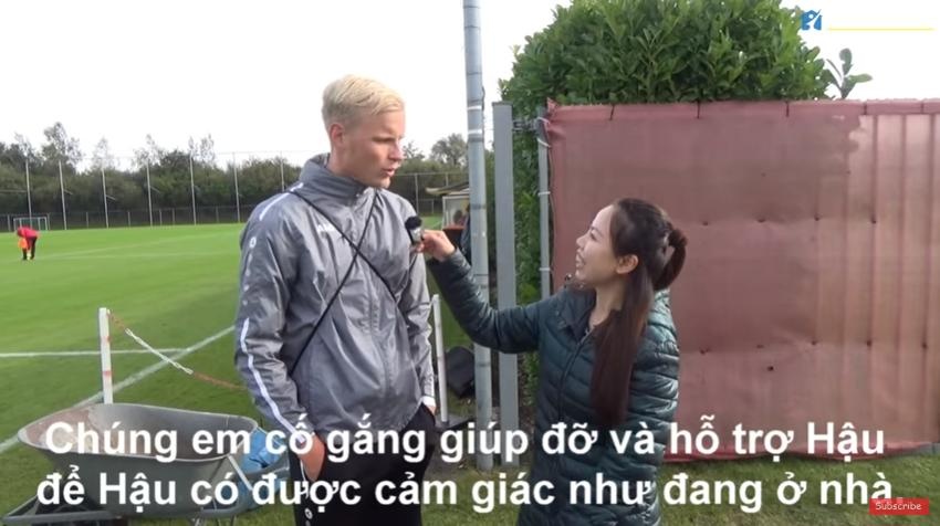 Dong doi Ha Lan khen Van Hau anh 2