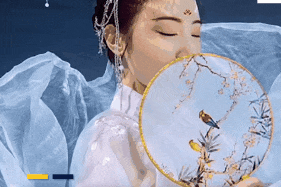 My nhan ngu Trung Quoc chi thich mua hat khi chim trong lan nuoc hinh anh