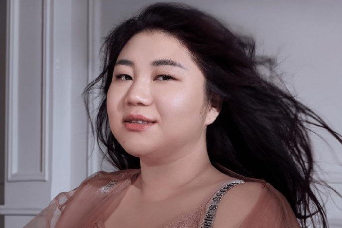 Nguoi mau ngoai co pha vo dinh kien 'gay moi dep' o Trung Quoc hinh anh