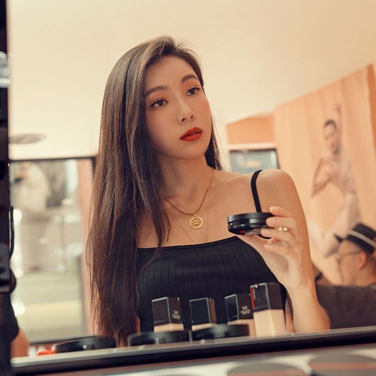 Hot girl nganh tai chinh anh 8