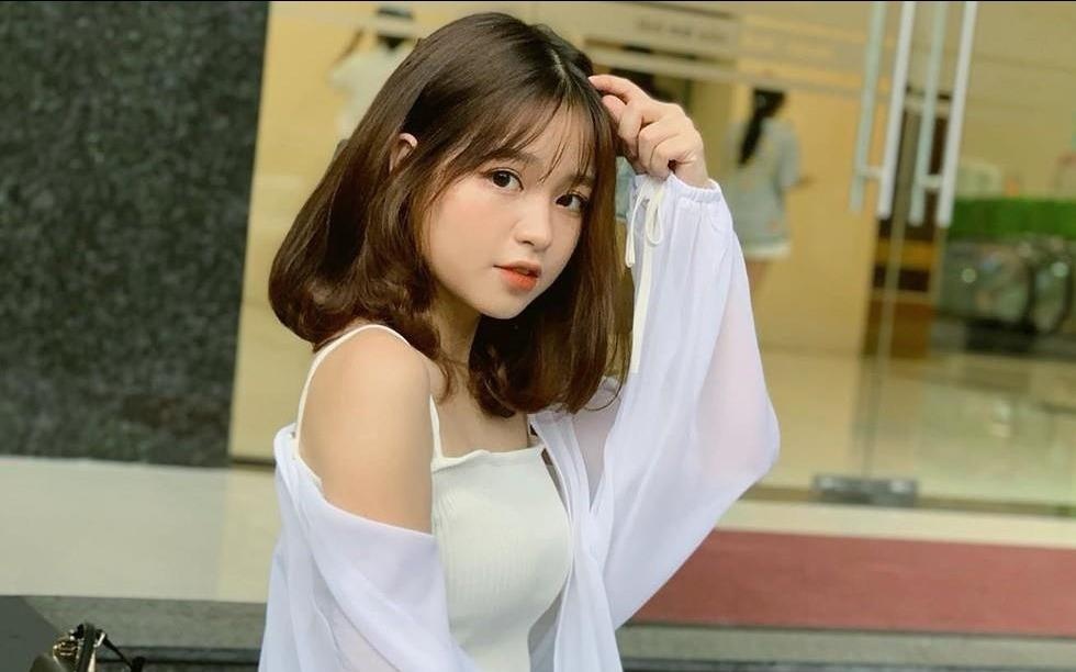 Ban gai tin don Quang Hai co guong mat tre con, phong cach goi cam hinh anh
