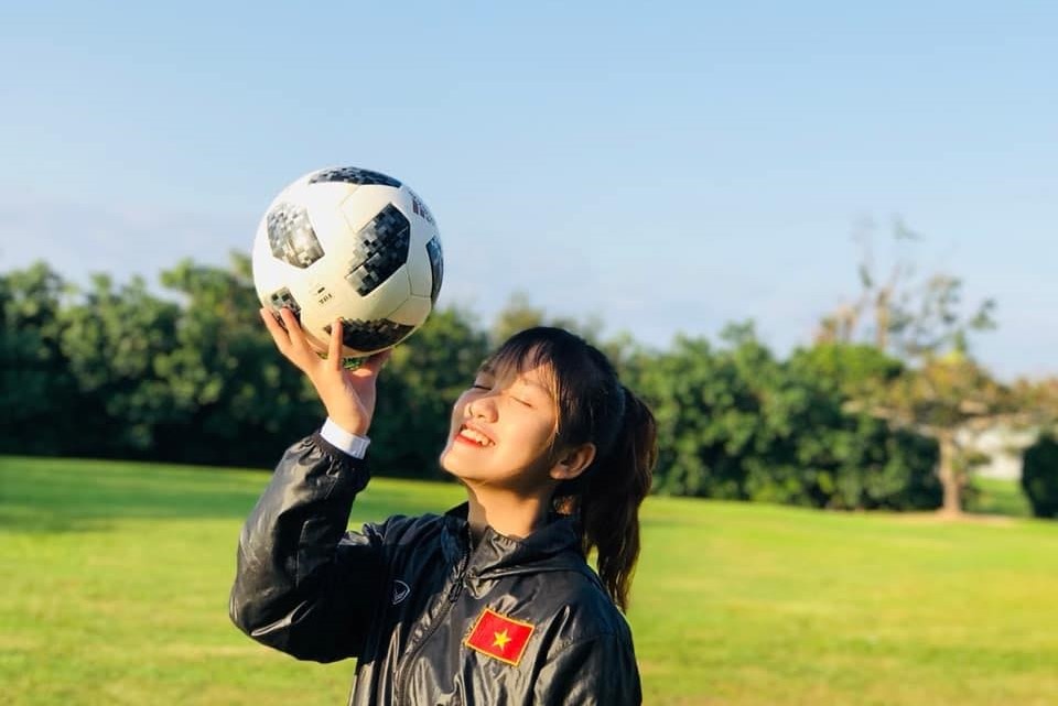 Cau thu U19 nu xinh xan anh 1