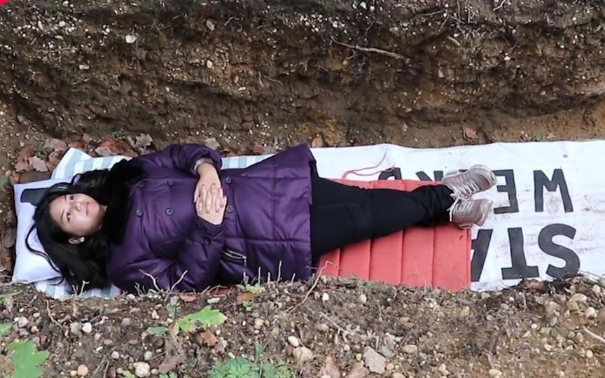 Truong DH Ha Lan cho sinh vien nam duoi mo de giai toa ap luc hinh anh