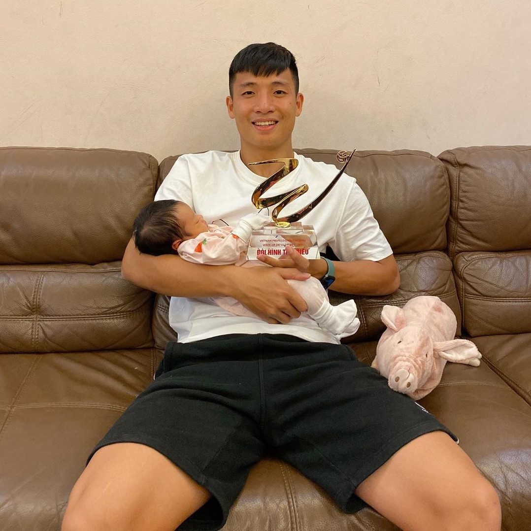 Cau thu truoc tran UAE anh 8