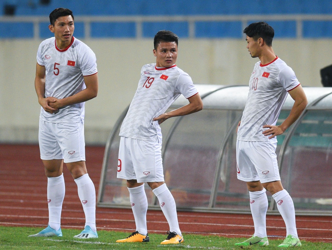 Cau thu truoc tran UAE anh 1