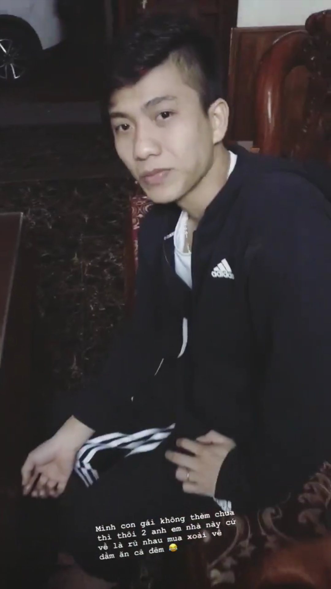 Phan Van Duc ve nha ban gai anh 5