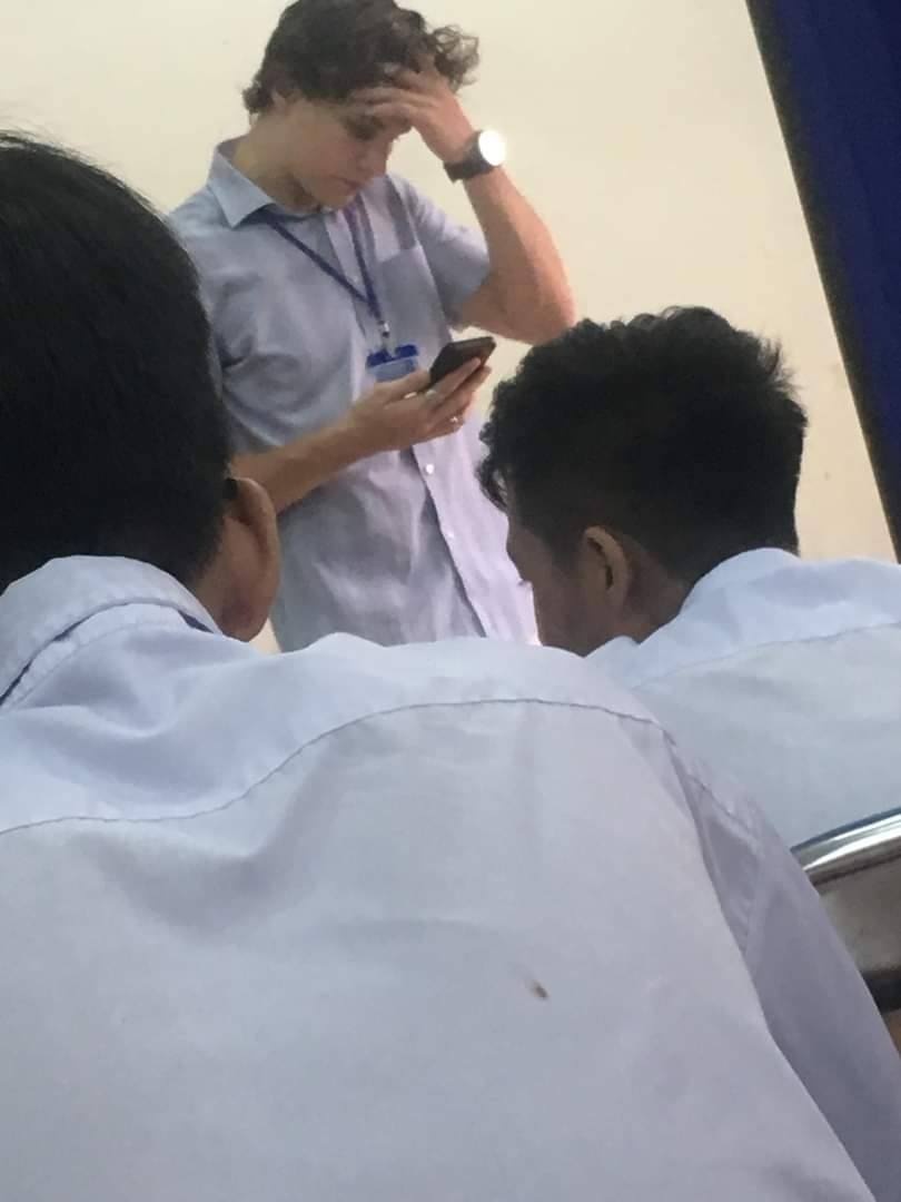 Thay giao Tay dep trai anh 2