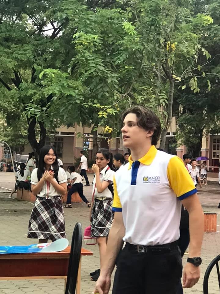 Thay giao Tay dep trai anh 3